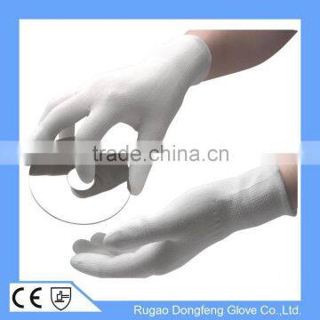 Lint and Dust Free White Nylon Fine Fit PU Glove With PU Coating On Fingertips