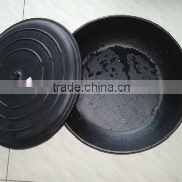 cast iron cook wok with metal lid