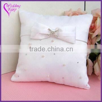 FACTORY DIRECTLY!! white ring pillow with pearl