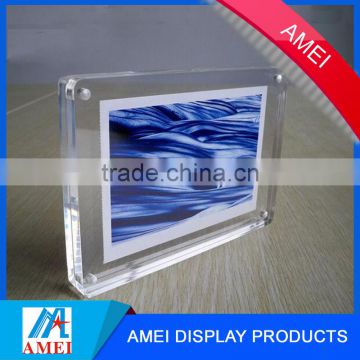 Free standing L shape acrylic insert magnet photo frame OEM