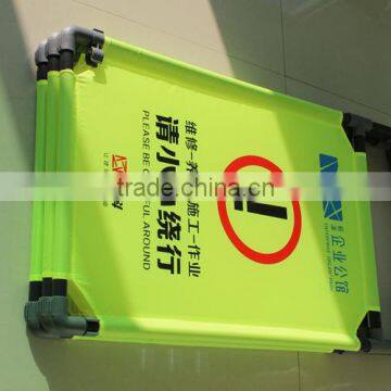 folding traffic barrier/road safety guard