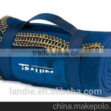 WATERPROOF ROLL-UP OUTDOOR TRAVEL MOVING BLANKET photo-4