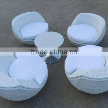 Rattan Coffee Table and Chairs photo-2