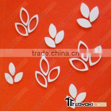 Leaf-shaped wall sticker