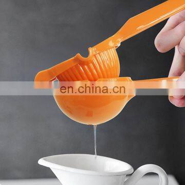 Wholesale Kitchen Accessories Food Grade Plastic Lemon Squeezer Fruit Tool
