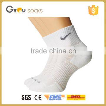 Simple Tennis basketball Socks Cotton White Stocklot Sport Socks With Logo