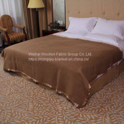 Woven Woolen Polyester Hotel Blanket