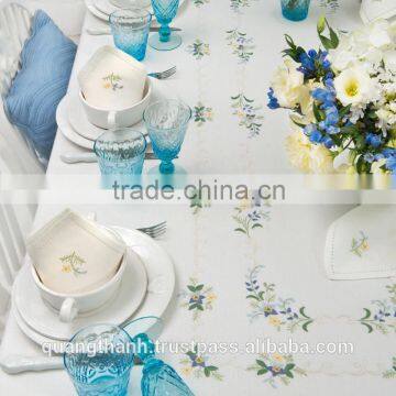 embroidery flowers and cutwork border tablecloth