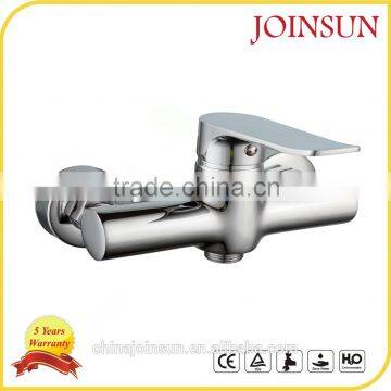 FASHION WALL MOUNTED BATH TAP