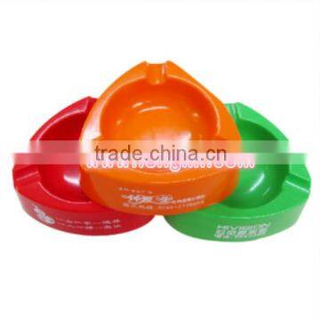 Triangle Shape Portable Plastic Ashtray , Melamine Smoke Absorbing Ashtray photo-6