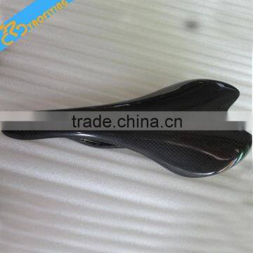 2015 new arrival small size road bike saddle,black carbon saddle bicycle saddle finished glossy