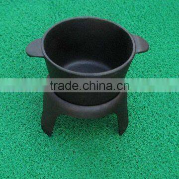 cast iron cocotte pot