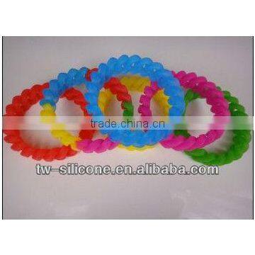 Eco-friendly Cheap Silicone Chain Bracelet Jewelry Wrist Band