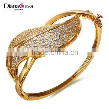 Carat Zirconia Crystal New Unique Design 100% Handmade Pave Setting Gold Bangle