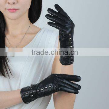 women's fashional genuine winter leather gloves with studs for dressing gloves