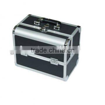 Cosmetic case (D2629) with aluminum frame