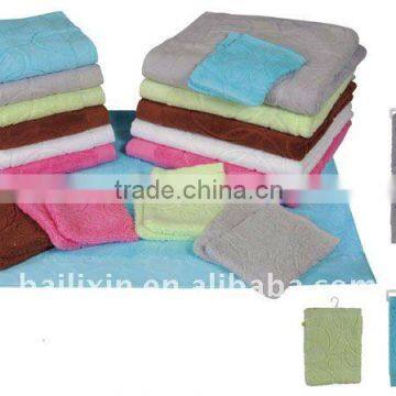 Towel Set Including Bath Towel and Gloves photo-1