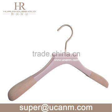 HRW-85R0WP wooden clothes hanger with anti-slip velvet in the shoulder