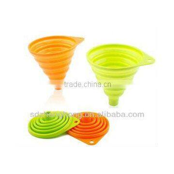 Beautiful And Portable Mini Kitchen Silicone foldable funnel