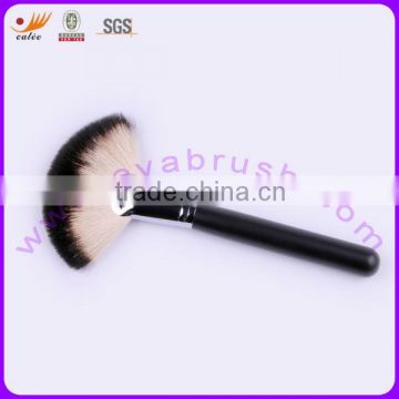 Wood Handle Aluminum Ferrule Makeup Fan Brush