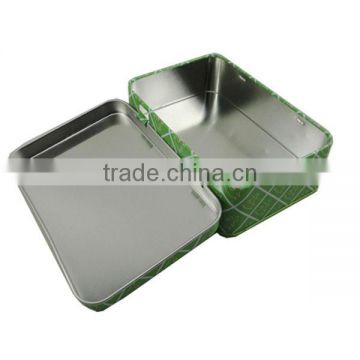 Accept small metal tin boxes hinge