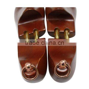 Irregular Shape Luxuary Type Cedar Wood Environmental Painted Shoe Tree With a Ring at the End Part photo-5