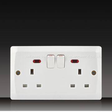10A 250V кнопочный настенный выключатель-сокет