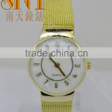 Fashion Vogue Gold Alloy Watch With Reticulate Hand, High Quality Quartz Watch For Lady