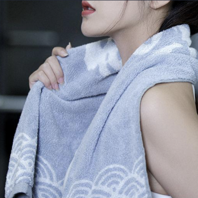 Bamboo charcoal fiber, silver ion technology, cooling and deodorizing quality sports towel