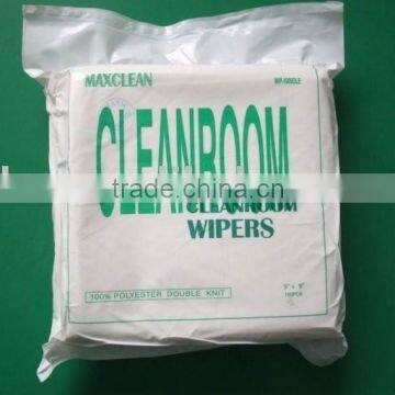 Polyester wipe, clean room wiper