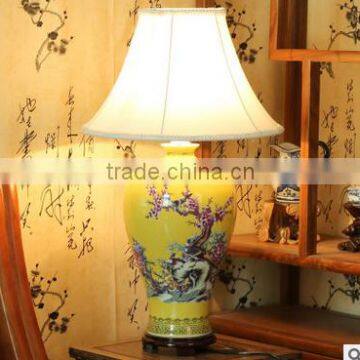 Handpainted chinese porcelain modern yellow ceramic table lamps for home decoration