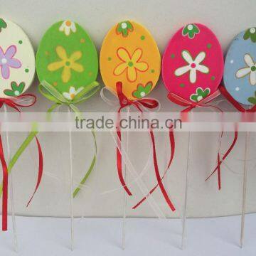 Easter decoration wooden crafts gift,easter wooden stick decoration,colorful egg garden decorative in easter day