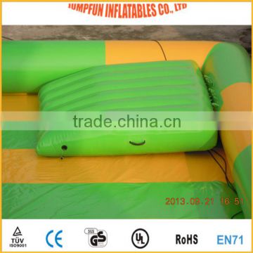 inflatable platform for pools/small inflatable mattress as steps in the swimming pool