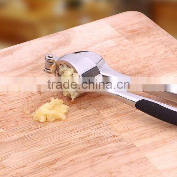 Kitchen multifunctional peel it manually pound garlic press-Zn alloy stainless pound garlic