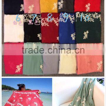2017 Best Selling Floral Pattern Embroidery Scarf Cotton Muslim Hijab Scarf photo-5