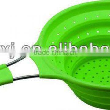 Small size silicone collapsible strainer with handle