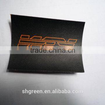 Silk screeen printing apparel leather patch