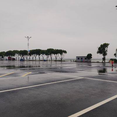 22 Sets of 800x1400mm Single-sided LED Pole Displays at the Baogu Lake Expressway Service Area in Wujin District, Changzhou, Jiangsu Province. photo-4