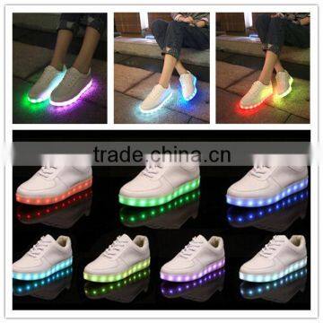 Han edition USB light shoes noctilucent version battery LED lights 46 big shoes female sandals sports lovers