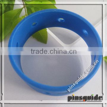 Shenzhen Supplier Eco-friendly Soft PVC Loose Teen Boy Bracelet For Basketball