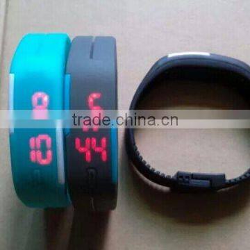 Cheap customized personalized wrist watch,digital silicone wrist watch with LED