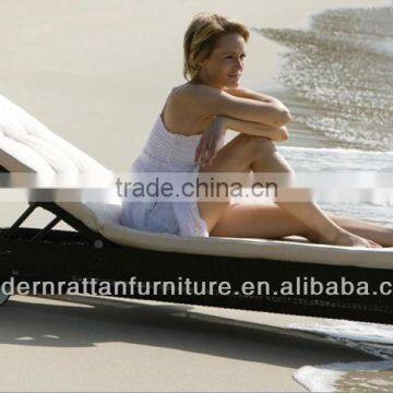 Folding Rattan Beach Sun Lounge 2022