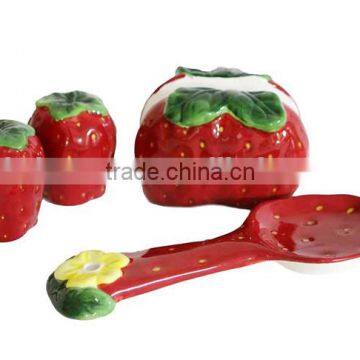 Personalized Handmade Color Glazed Decorative Ceramic Strawberry Paper Towel Holder Set