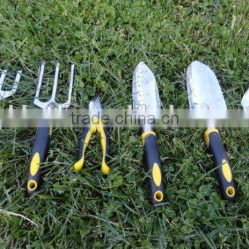 Durable, Heavy Duty Aluminum Alloy With Ergonomic Soft Touch Handles Garden Weeder