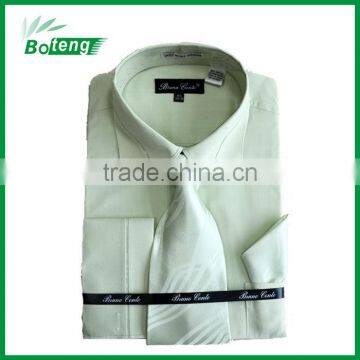 Men's dress shirt with tie & hanky packing