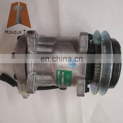 Excavator DH220-5/7/DB58  Air condition compressor for excavator parts