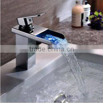 2014 New design brass LED basin faucet