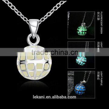 Factory directly glow in the dark necklace tellurion shaped pendants necklace with night-shine jewelry