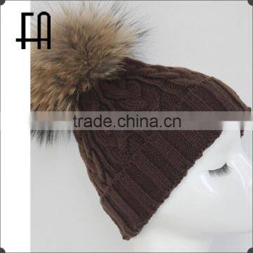 Factory direct wholesale price brown cable knit hat with raccoon fur pom pom