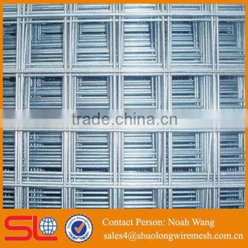 (Factory Direct) High Quality Galvanized and Green Pvc Coated 4x4 Welded Wire Mesh Fence photo-2